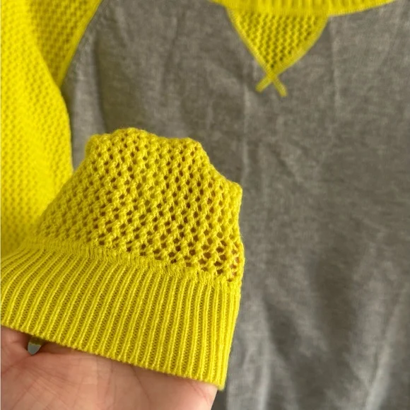 GAP Designed & Crafted Womens Sweater Gray Knit Pullover Knit Soft Saze S - Picture 4 of 6